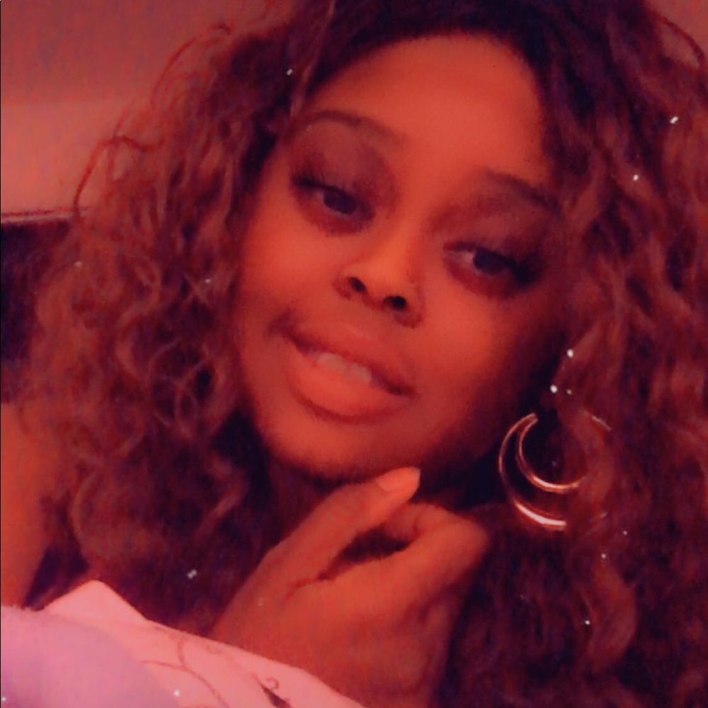 Meet your Posher, Tiffany